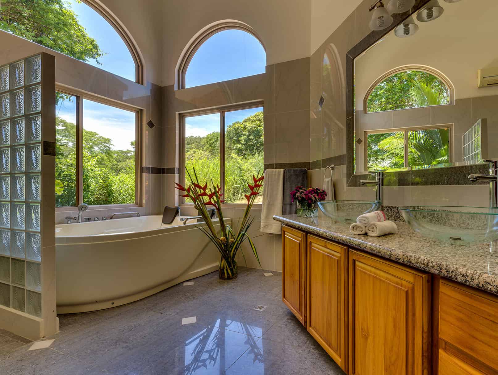 Villa 16_Master Bathroom