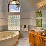 Villa 4_Master Bathroom