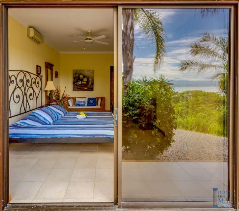 Villa 4_Master Bedroom